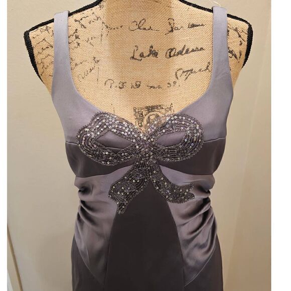 David Meister Grey Sleeveless Jeweled Front Dress Size 6 - Picture 2 of 6